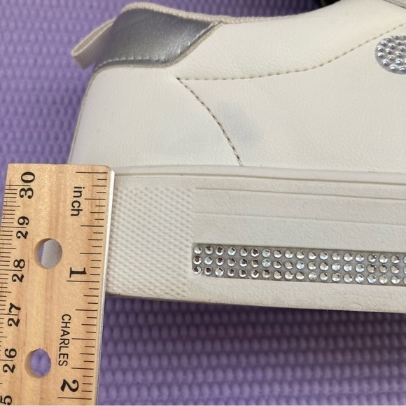 woman’s Mickey Mouse Low Top Bling sneakers Size 7m ( 10.5 “length) - Picture 7 of 12